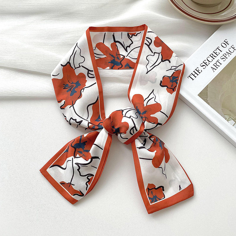 New luxury Brand Model Small S - đánh giá và giá Scarf Silk Neck